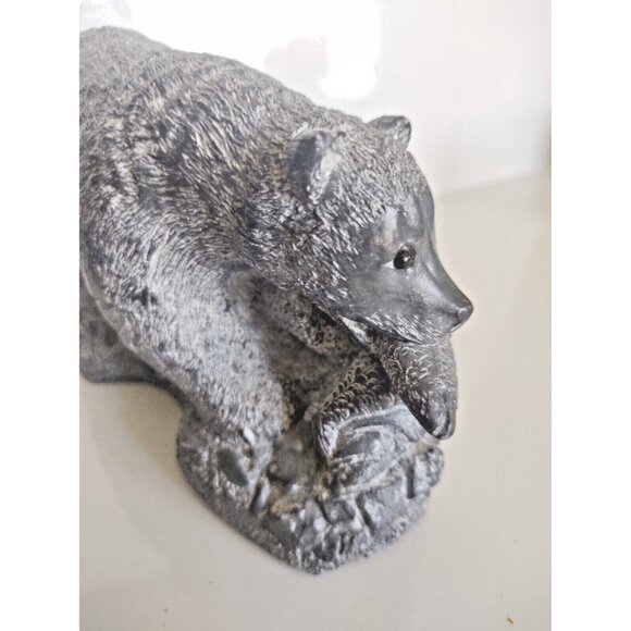 Wolf Original Sculpture Canadian Bear With Salmon Hand Made 7" Long x 4 3/4" H - Picture 2 of 11